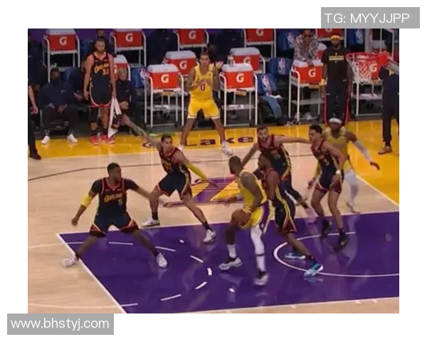 北京篮球队进攻战术全解析：从战术布局到球员配合的深度剖析