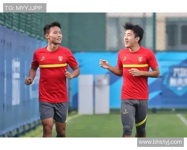 足球张威：从草根到顶尖球员的奋斗历程与精彩瞬间