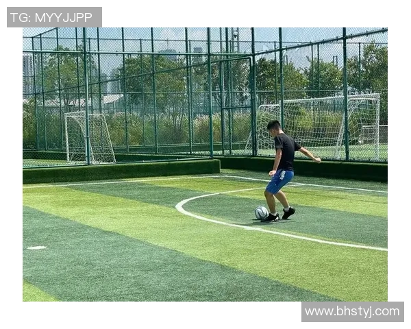 阳光下的奔跑与汗水体育课踢足球的快乐时光日记